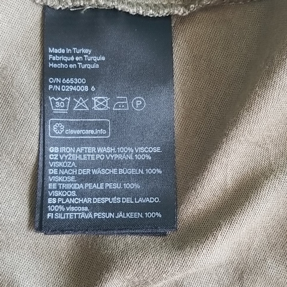 H&M+ T-shirt - Picture 3 of 3